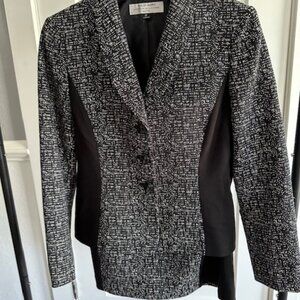 Tahari Arthur S Levine Petite Skirt Suit Size 6P